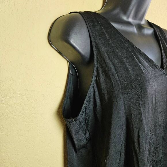 NWT Who What Wear Sleeveless Blouse - Picture 3 of 7